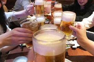 03-beer-together-cheers